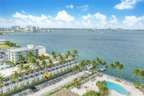 Condo in North Bay Village, Florida, 2 bedrooms  № 1996233 - photo 19