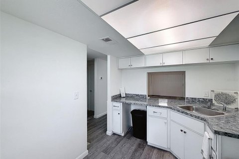 Купить кондоминиум в Нью-Порт-Ричи, Флорида 3 комнаты, 82.5м2, № 2200904 - фото 17