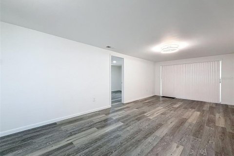 Купить кондоминиум в Нью-Порт-Ричи, Флорида 3 комнаты, 82.5м2, № 2200904 - фото 19