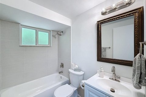 Купить кондоминиум в Нью-Порт-Ричи, Флорида 3 комнаты, 82.5м2, № 2200904 - фото 28