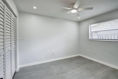 House in Sunrise, Florida 5 bedrooms, 144 sq.m. № 1882362 - photo 14