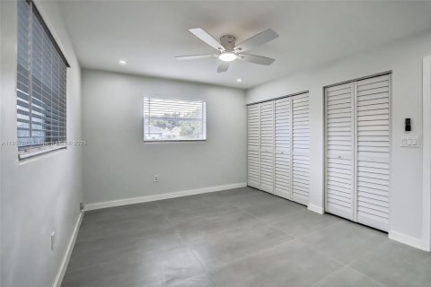 House in Sunrise, Florida 5 bedrooms, 144 sq.m. № 1882362 - photo 5