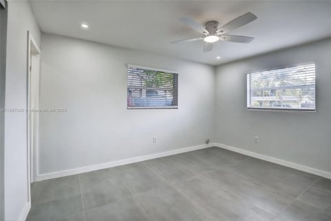 House in Sunrise, Florida 5 bedrooms, 144 sq.m. № 1882362 - photo 4