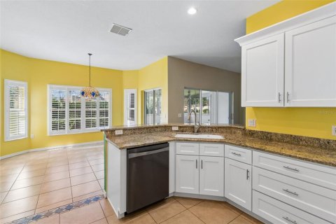 House in Kissimmee, Florida 2 bedrooms, 138.33 sq.m. № 2225969 - photo 18