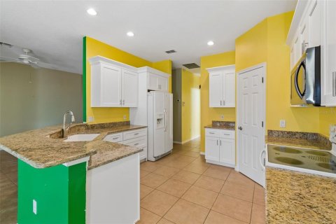 House in Kissimmee, Florida 2 bedrooms, 138.33 sq.m. № 2225969 - photo 13