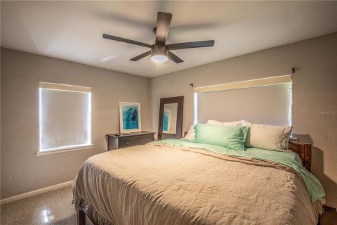 House in Winter Park, Florida 4 bedrooms, 153.01 sq.m. № 2095193 - photo 11