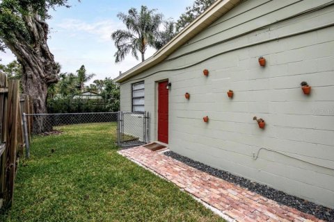 House in Winter Park, Florida 4 bedrooms, 153.01 sq.m. № 2095193 - photo 20