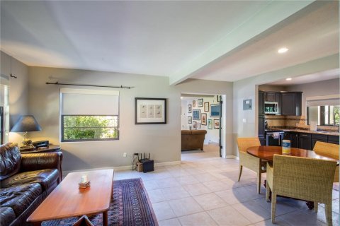 House in Winter Park, Florida 4 bedrooms, 153.01 sq.m. № 2095193 - photo 15