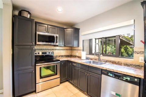 House in Winter Park, Florida 4 bedrooms, 153.01 sq.m. № 2095193 - photo 8