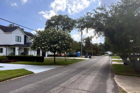 House in Winter Park, Florida 4 bedrooms, 153.01 sq.m. № 2095193 - photo 2