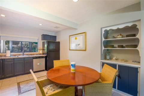 House in Winter Park, Florida 4 bedrooms, 153.01 sq.m. № 2095193 - photo 6