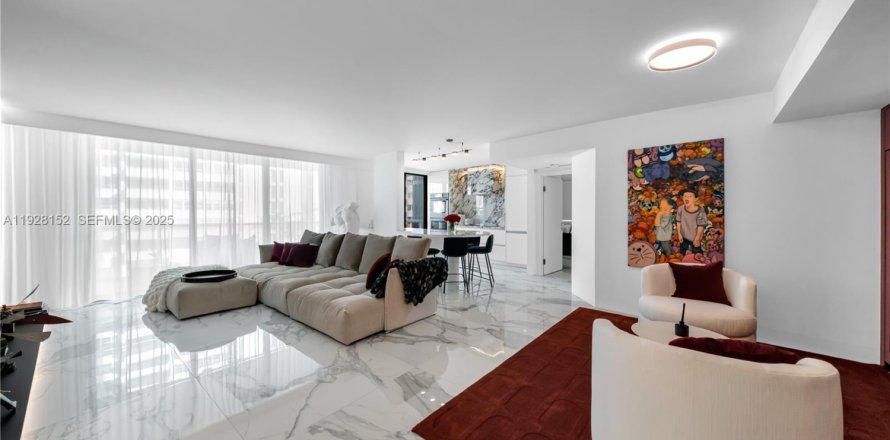 Кондоминиум с 2 спальнями в Майами-Бич, Флорида № 1995617