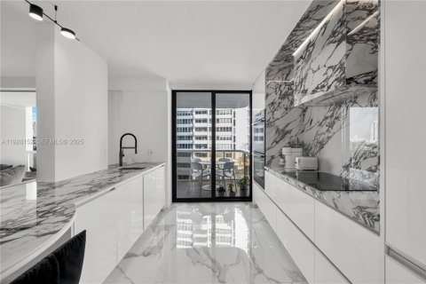 Купить кондоминиум в Майами-Бич, Флорида 2 спальни, 137.22м2, № 1995617 - фото 10