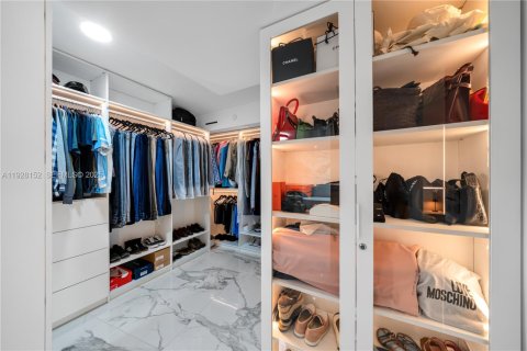 Купить кондоминиум в Майами-Бич, Флорида 2 спальни, 137.22м2, № 1995617 - фото 18