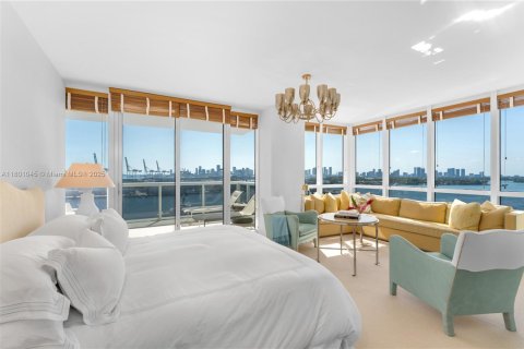 Condo in Miami Beach, Florida, 2 bedrooms  № 1936151 - photo 29