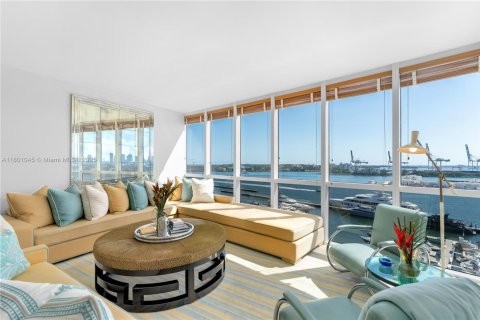 Condo in Miami Beach, Florida, 2 bedrooms  № 1936151 - photo 28