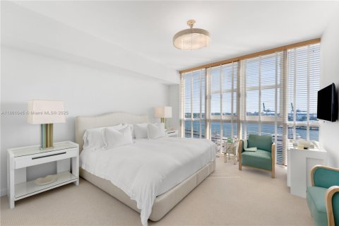 Condo in Miami Beach, Florida, 2 bedrooms  № 1936151 - photo 30