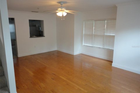 Copropriété à louer à Gainesville, Floride: 2 chambres, 106 m2 № 2102357 - photo 2