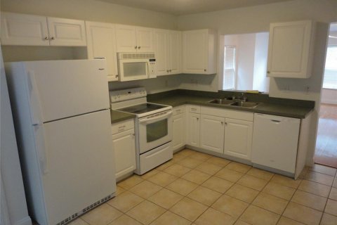 Copropriété à louer à Gainesville, Floride: 2 chambres, 106 m2 № 2102357 - photo 4
