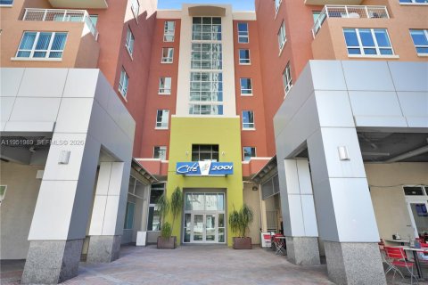 Condominio en venta en Miami, Florida, 46.92 m2 № 2006107 - foto 3