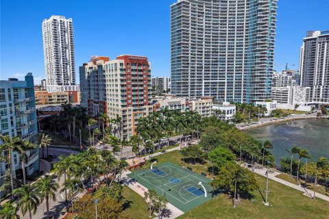 Condominio en venta en Miami, Florida, 46.92 m2 № 2006107 - foto 25