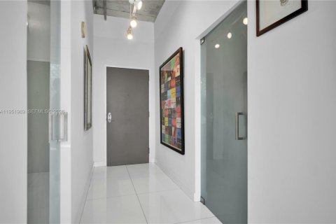 Condominio en venta en Miami, Florida, 46.92 m2 № 2006107 - foto 17