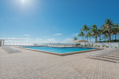 Copropriété à louer à Hollywood, Floride: 1 chambre, 74.32 m2 № 1729290 - photo 11