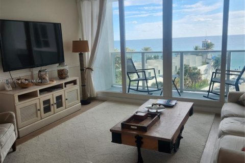 Copropriété à louer à Hollywood, Floride: 1 chambre, 74.32 m2 № 1729290 - photo 4