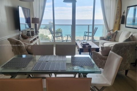 Copropriété à louer à Hollywood, Floride: 1 chambre, 74.32 m2 № 1729290 - photo 3