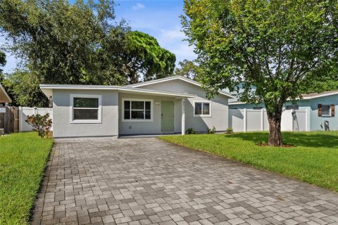 Casa en Saint Petersburg, Florida 4 dormitorios, 104.7 m2 № 2371139