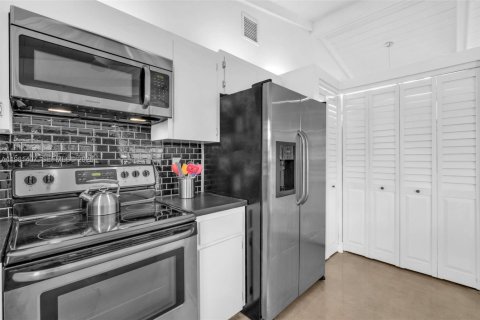 Купить виллу или дом в Плантация, Флорида 3 спальни, 182.55м2, № 2049941 - фото 16