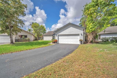 Купить виллу или дом в Плантация, Флорида 3 спальни, 182.55м2, № 2049941 - фото 3