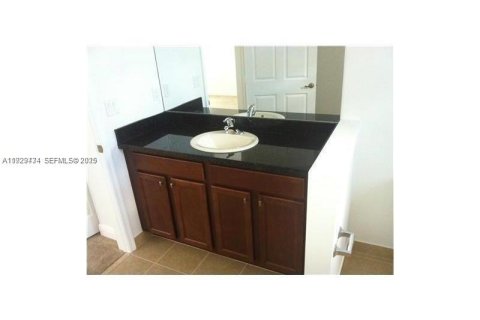 Touwnhouse à vendre à Pembroke Pines, Floride: 3 chambres № 1990437 - photo 6