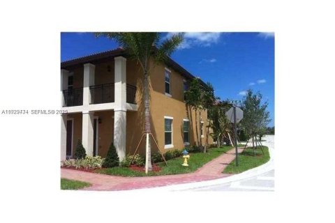 Touwnhouse à vendre à Pembroke Pines, Floride: 3 chambres № 1990437 - photo 4