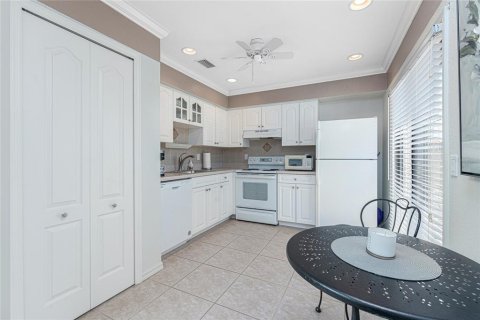 House in Port Charlotte, Florida 2 bedrooms, 88.07 sq.m. № 1648346 - photo 8