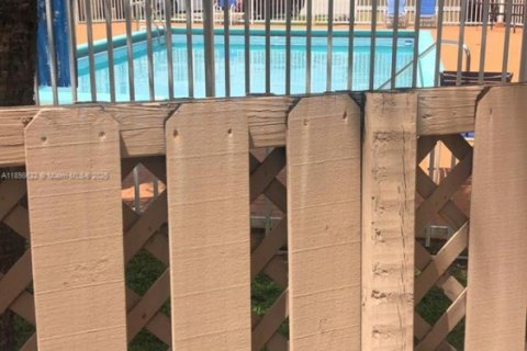 Copropriété à louer à Doral, Floride: 2 chambres, 98.48 m2 № 1950138 - photo 16