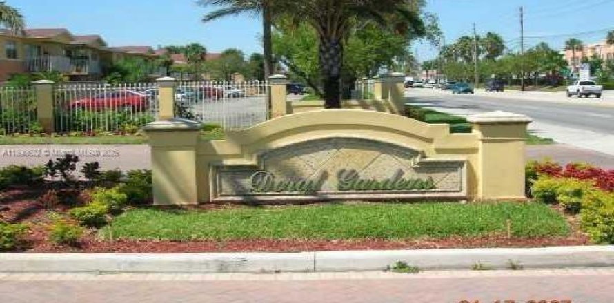 Condo à Doral, Floride, 2 chambres  № 1950138