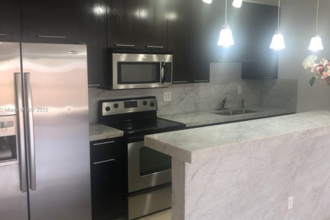 Copropriété à louer à Doral, Floride: 2 chambres, 98.48 m2 № 1950138 - photo 5