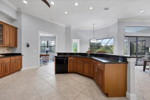 House in Lakewood Ranch, Florida 2 bedrooms, 239.5 sq.m. № 1818960 - photo 19