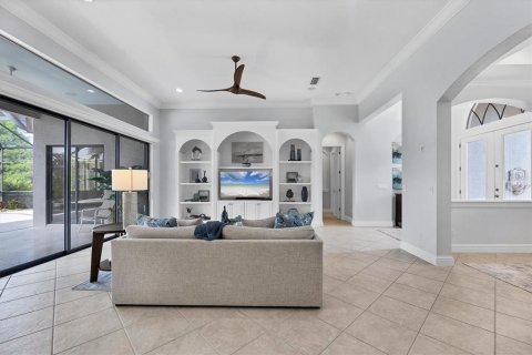 House in Lakewood Ranch, Florida 2 bedrooms, 239.5 sq.m. № 1818960 - photo 12