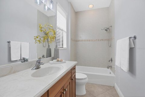 House in Lakewood Ranch, Florida 2 bedrooms, 239.5 sq.m. № 1818960 - photo 29