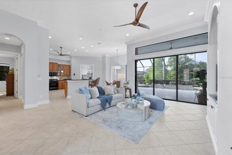 House in Lakewood Ranch, Florida 2 bedrooms, 239.5 sq.m. № 1818960 - photo 10