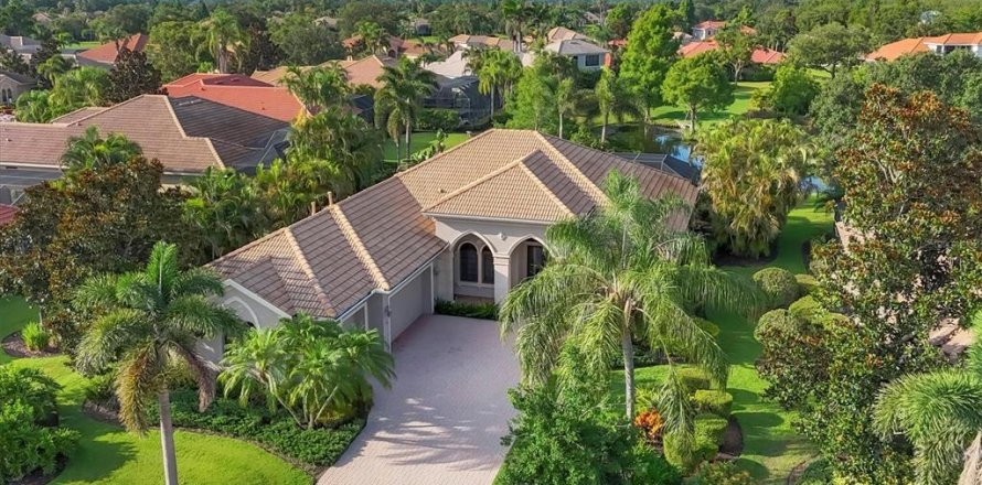 House in Lakewood Ranch, Florida 2 bedrooms, 239.5 sq.m. № 1818960