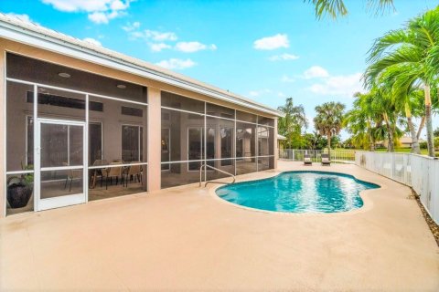 House in Wellington, Florida 4 bedrooms, 259.38 sq.m. № 2182869 - photo 15