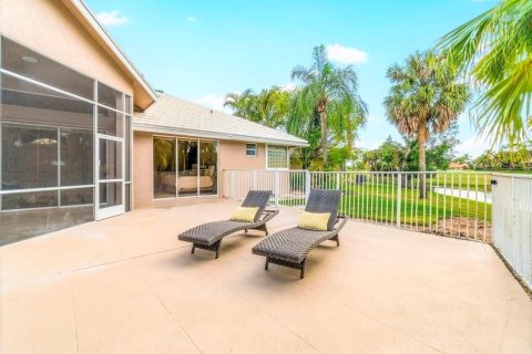 House in Wellington, Florida 4 bedrooms, 259.38 sq.m. № 2182869 - photo 16