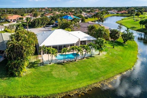 House in Wellington, Florida 4 bedrooms, 259.38 sq.m. № 2182869 - photo 9