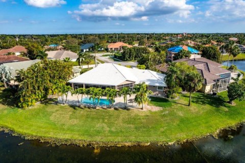 House in Wellington, Florida 4 bedrooms, 259.38 sq.m. № 2182869 - photo 11