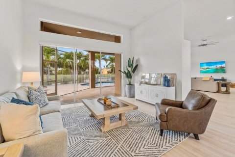 House in Wellington, Florida 4 bedrooms, 259.38 sq.m. № 2182869 - photo 6