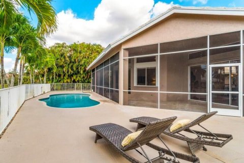 House in Wellington, Florida 4 bedrooms, 259.38 sq.m. № 2182869 - photo 17