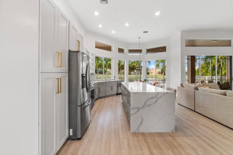 House in Wellington, Florida 4 bedrooms, 259.38 sq.m. № 2182869 - photo 4